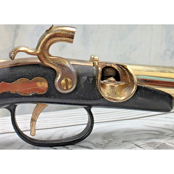 Gun Pistol Lighter Flintlock Table Lighter Cigarette, Novelty with Wood Stand - Picture 7 of 15